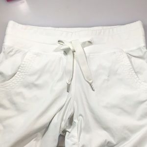 Lululemon crop pants Size 6